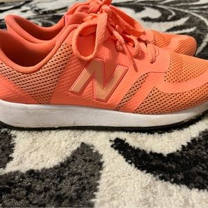 Gently used new balance shoes